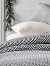 Sashaa World Chevron Throw Blanket Handwoven with Fringes Colour Black